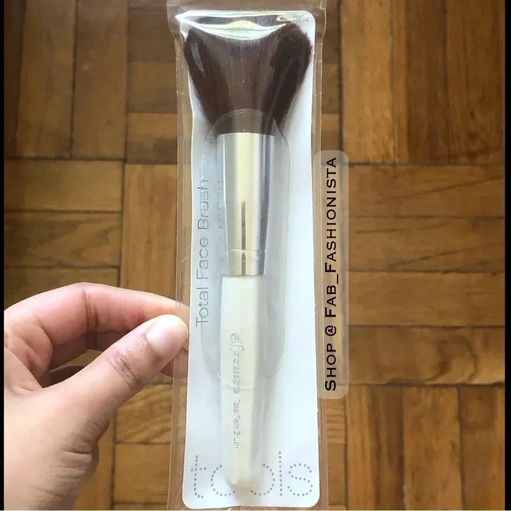 🛍️ Makeup brushes